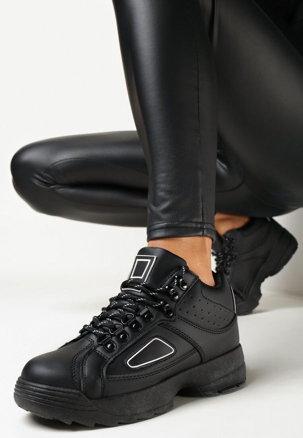 Born2be - Czarne Sneakersy na Platformie Aonari. Kolor: czarny. Obcas: na platformie