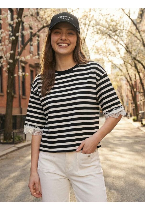 Sinsay - Bawełniana bluzka w paski - wielobarwny. Materiał: bawełna. Wzór: paski