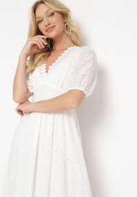 Born2be - Biała Bawełniana Sukienka z Haftowanej Tkaniny z Gumkami w Pasie Folvira. Okazja: na co dzień. Kolor: biały. Materiał: tkanina, bawełna. Długość rękawa: krótki rękaw. Wzór: haft. Typ sukienki: proste. Styl: casual, klasyczny. Długość: midi #3