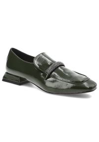 Zielone Półbuty Armodo Eleganckie Obuwie Damskie. Okazja: do pracy, na spotkanie biznesowe. Kolor: zielony. Materiał: lakier, skóra. Szerokość cholewki: normalna. Styl: elegancki