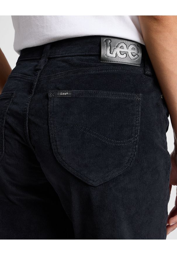 Lee - LEE DAMSKIE SPODNIE SZTRUKSOWE MARION STRAIGHT UNIONALL BLACK 112359984 L301016299. Materiał: sztruks