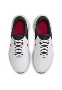 Buty Nike Revolution 7, Mężczyźni. Zapięcie: sznurówki. Kolor: biały, wielokolorowy, żółty. Materiał: tkanina, materiał, syntetyk. Szerokość cholewki: normalna. Model: Nike Revolution