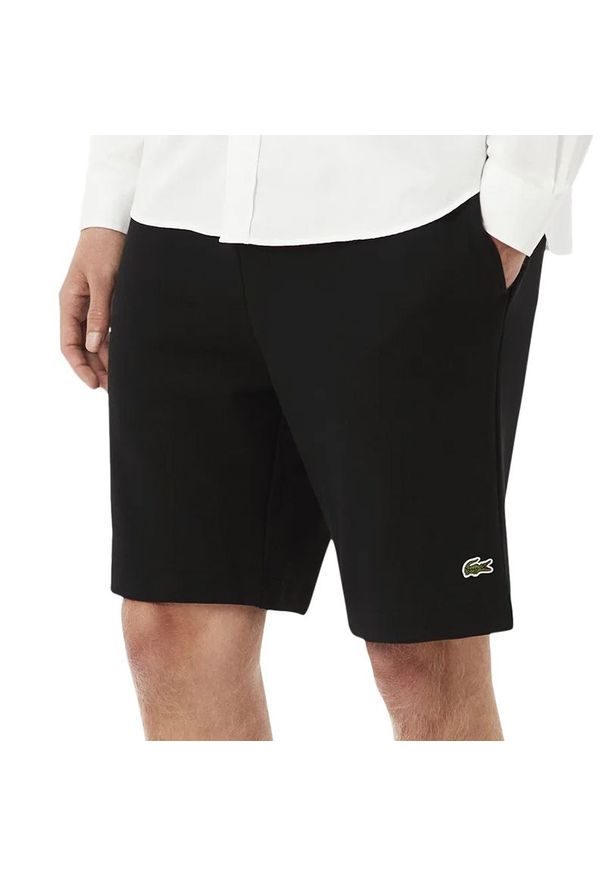 Spodenki męskie Lacoste GH9860-031 - czarne. Kolor: czarny. Materiał: bawełna. Długość: do kolan. Sport: fitness
