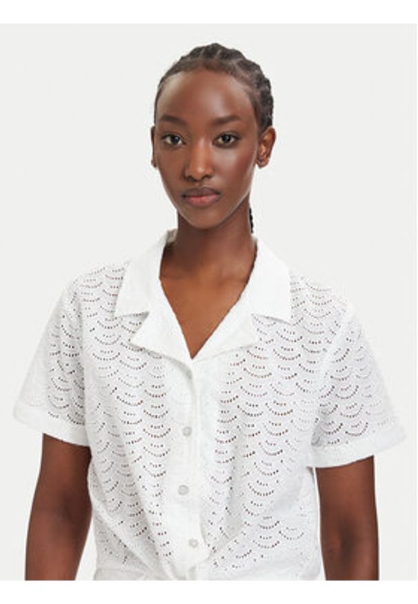 Guess Koszula W6GH48 W1881 Biały Classic Fit. Kolor: biały. Materiał: bawełna