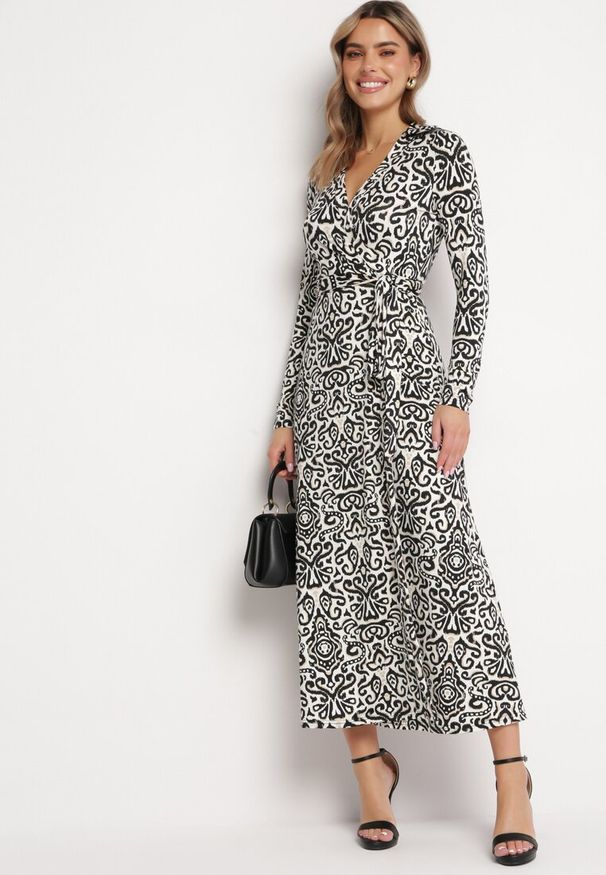 Born2be - Czarno-Biała Maxi Sukienka Taliowana Kopertowa z Materiałowym Paskiem Ailrin. Kolor: czarny. Materiał: materiał. Typ sukienki: kopertowe. Styl: elegancki. Długość: maxi