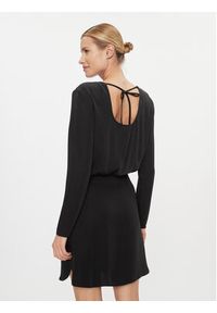Calvin Klein Jeans Sukienka koktajlowa Open Back Dress J20J222534 Czarny Regular Fit. Kolor: czarny. Materiał: syntetyk. Styl: wizytowy