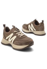 Sneakersy damskie Vinceza, cholewka ze skóry naturalnej wzmocnione elementy przy nosku dynamiczny design gruba amortyzująca podeszwa, brązowe, 41521. Okazja: na co dzień. Zapięcie: sznurówki. Kolor: brązowy. Materiał: skóra. Szerokość cholewki: normalna #7