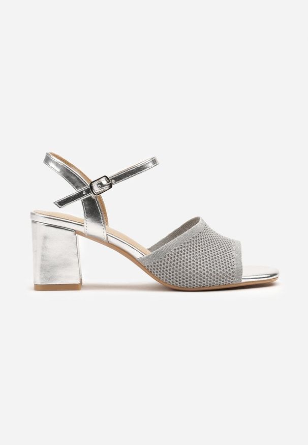 Born2be - Srebrne Sandały na Obcasie z Siateczkową Cholewką Sinilra. Okazja: na co dzień. Zapięcie: pasek. Kolor: srebrny. Materiał: jeans. Obcas: na obcasie. Styl: casual. Wysokość obcasa: średni
