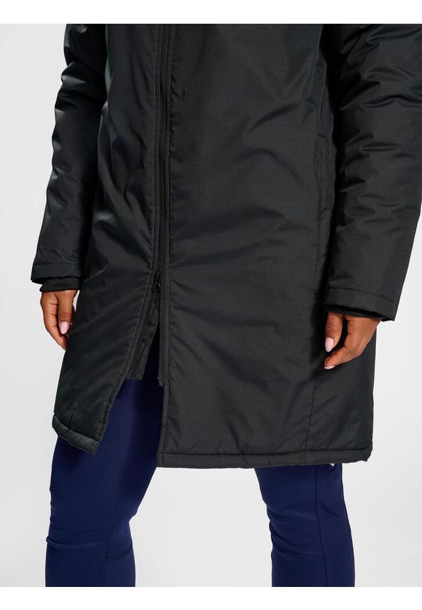 Kurtka Hummel Bench. Kolor: czarny. Sport: piłka nożna