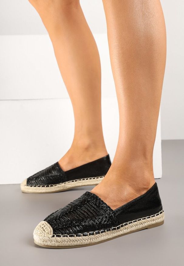 Renee - Czarne Espadryle z Ozdobną Plecionką na Cholewce w Stylu Boho Adisella. Okazja: na co dzień. Kolor: czarny. Materiał: jeans. Szerokość cholewki: normalna. Styl: boho