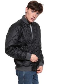 Wrangler - KURTKA WRANGLER BOMBER JACKET BLACK W4A6Y8100. Kolor: czarny #6