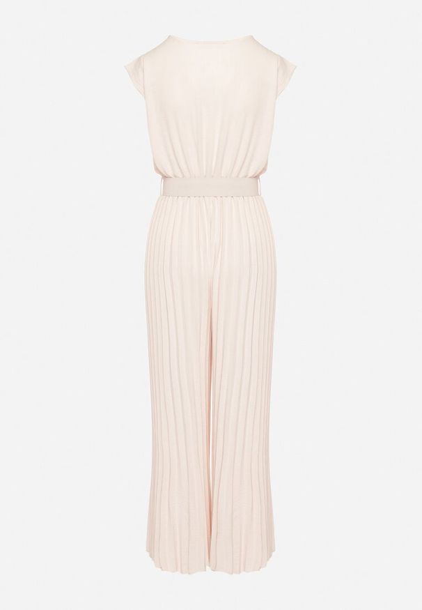 Born2be - Beżowy Kombinezon o Kopertowym Kroju z Plisami i Paskiem w Talii Salivania. Okazja: na wesele, na studniówkę, na imprezę, na ślub cywilny. Kolor: beżowy. Styl: elegancki, klasyczny