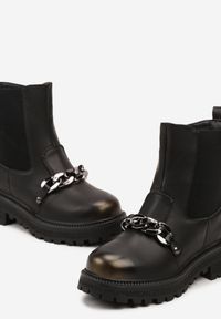 Born2be - Czarno-Złote Płaskie Botki Sztyblety z Łańcuchem Serenzia. Okazja: na uczelnię. Kolor: czarny. Materiał: jeans. Styl: elegancki, klasyczny