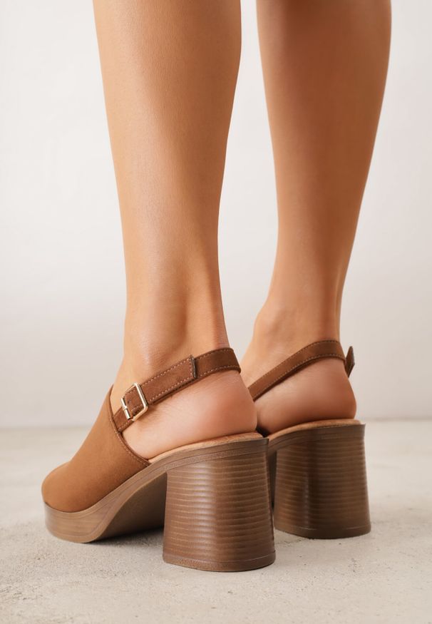 Born2be - Jasnobrązowe Sandały VICES na Obcasie i Platformie z Imitacji Drewna Ilda. Okazja: na co dzień, do pracy, na spacer. Zapięcie: pasek. Kolor: brązowy. Obcas: na obcasie. Styl: casual, klasyczny. Wysokość obcasa: średni
