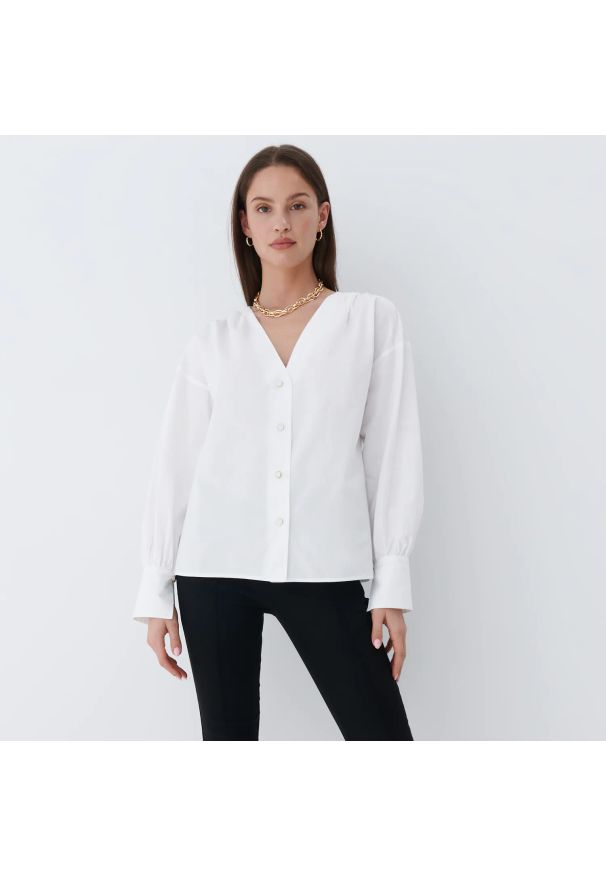 Mohito - Bawełniana koszula z bufkami - Biały. Kolor: biały. Materiał: bawełna