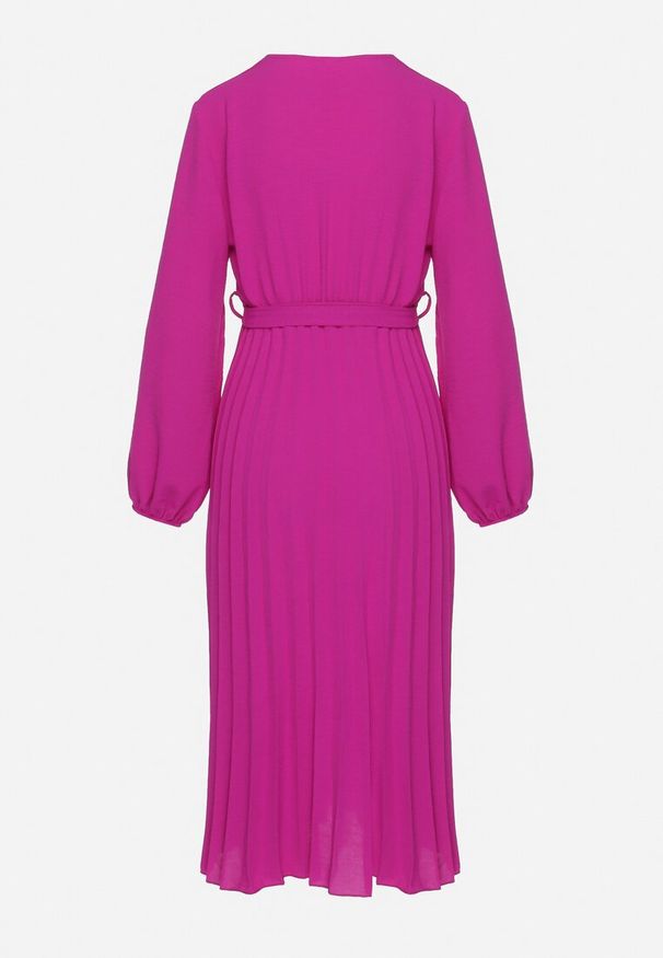 Born2be - Fuksjowa Sukienka Mesyre. Okazja: do pracy, na randkę. Typ kołnierza: dekolt w kształcie V. Kolor: różowy. Materiał: materiał. Typ sukienki: plisowane, kopertowe. Długość: midi
