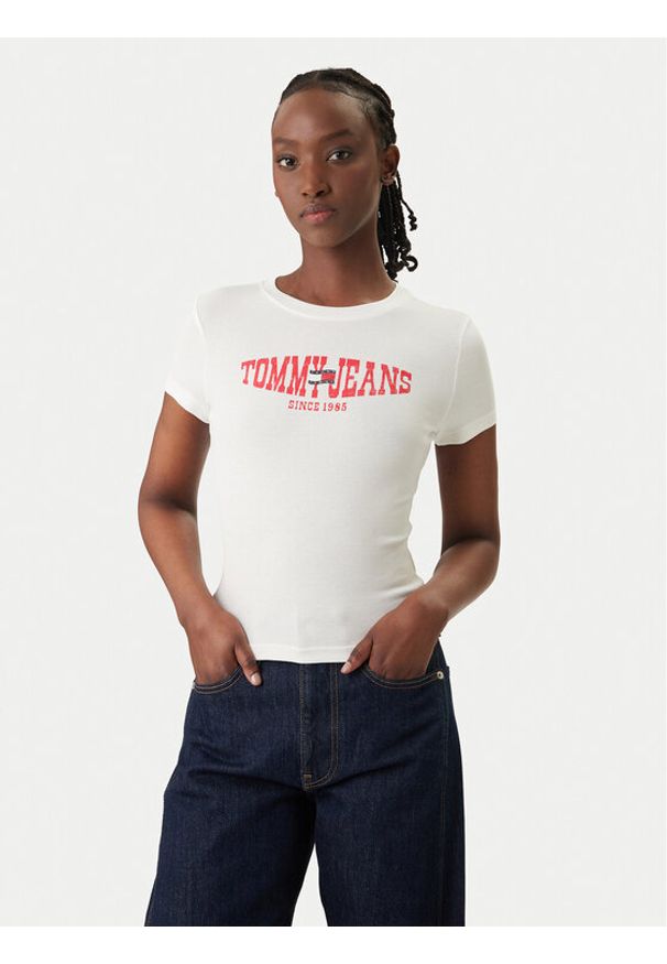 Tommy Jeans T-Shirt Wavy Flag DW0DW22272 Biały Slim Fit. Kolor: biały. Materiał: bawełna