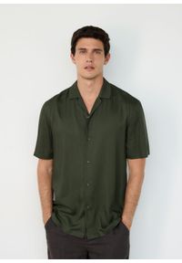 Reserved - Koszula regular fit z wiskozy - zielony. Kolor: zielony. Materiał: wiskoza #1