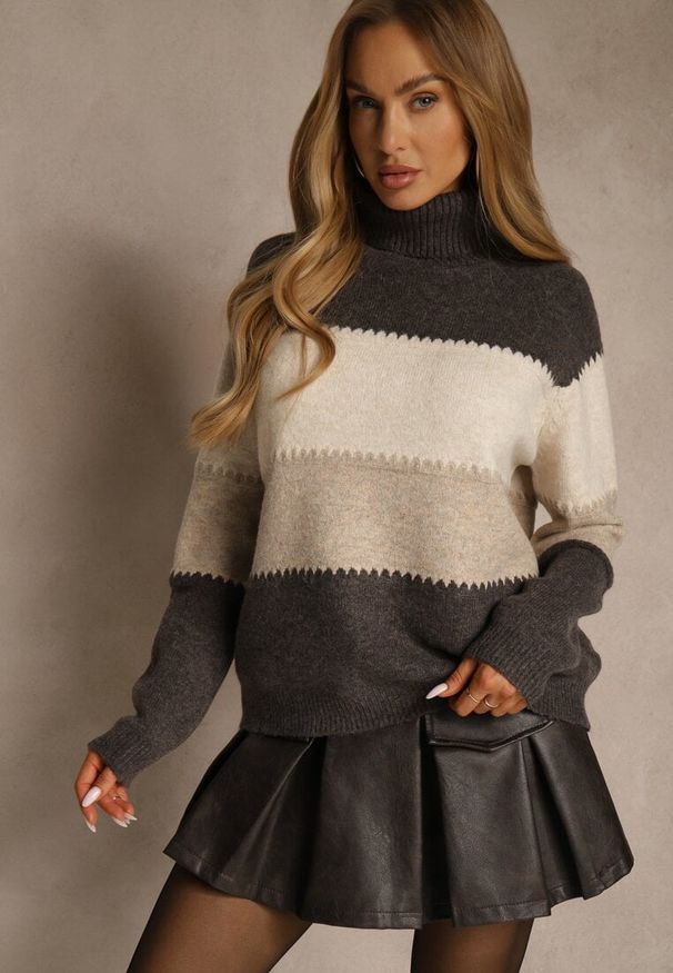 Renee - Brązowy Oversizowy Golf z Dodatkiem Kaszmiru w Szerokie Paski Nemeana. Typ kołnierza: golf. Kolor: brązowy. Materiał: kaszmir. Wzór: paski. Styl: elegancki