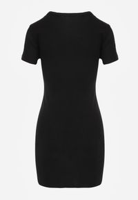 Renee - Czarna T-shirtowa Sukienka z Bawełny w Stylu Basic Retine. Okazja: na co dzień. Kolor: czarny. Materiał: bawełna. Długość rękawa: krótki rękaw. Typ sukienki: proste, oversize. Styl: rockowy, elegancki, casual #4