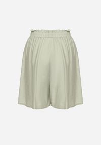 Born2be - Zielone Wiskozowe Szorty z Wysokim Stanem i Paskiem Lumovelle. Okazja: na co dzień. Stan: podwyższony. Kolor: zielony. Materiał: wiskoza. Styl: elegancki, casual #7