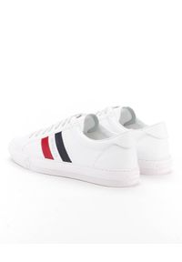 MONCLER - Białe sneakersy New Monaco. Nosek buta: okrągły. Zapięcie: pasek. Kolor: biały. Materiał: guma #4