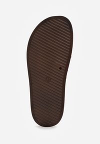 Renee - Białe Klapki z Przekładanymi Paskami i Ozdobnymi Nitami Talysha. Okazja: na co dzień, na imprezę. Kolor: biały. Materiał: skóra, koronka. Sezon: lato. Styl: casual, elegancki #7