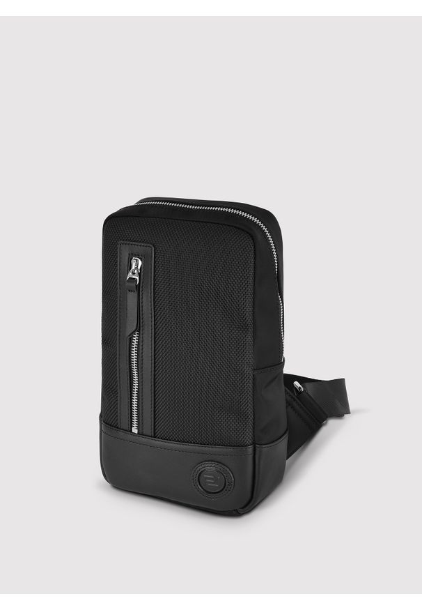 Pako Lorente - PAKO LORENTE – Czarna torba saszetka na ramię. Kolor: czarny. Materiał: skóra, nylon