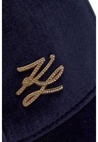 Karl Lagerfeld - KARL LAGERFELD Granatowa czapka z daszkiem Autograph Pin Velvet. Kolor: niebieski. Materiał: welur. Styl: elegancki #3
