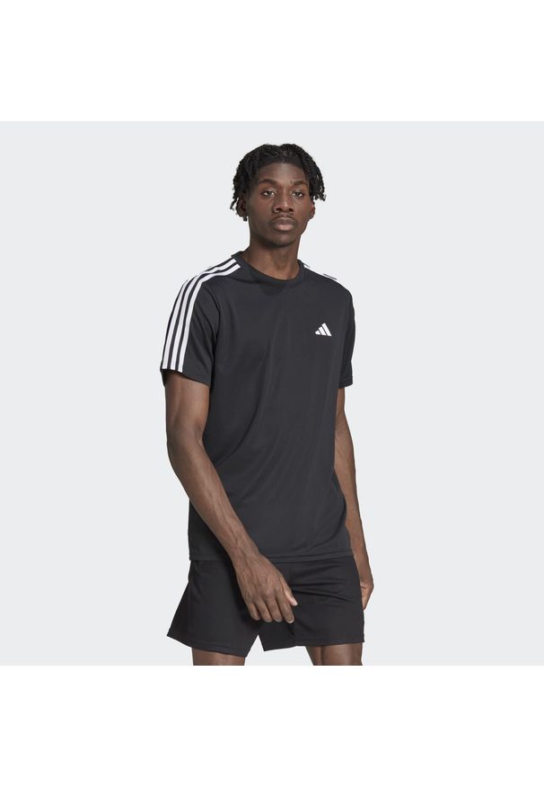 Adidas - Koszulka treningowa męska adidas Essentials 3-Stripes. Kolor: biały, wielokolorowy, czarny. Materiał: materiał