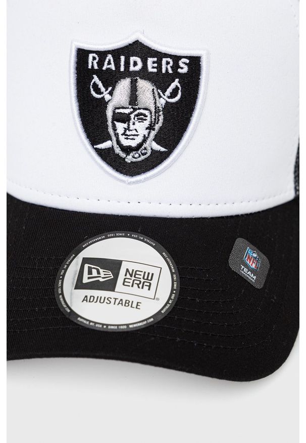 New Era czapka kolor biały z aplikacją. Kolor: biały. Wzór: aplikacja