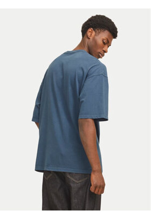 Jack & Jones - Jack&Jones T-Shirt Charge 12268270 Niebieski Oversize. Kolor: niebieski. Materiał: bawełna