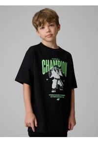 4f - 4F T-shirt loose z nadrukiem chłopięcy - czarny 122/128 (6-8 lat). Okazja: na co dzień, na uczelnię. Kolor: czarny. Materiał: materiał. Wzór: nadruk. Sezon: lato. Styl: casual, sportowy #1