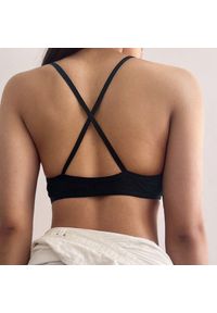 Intica - Prążkowany biustonosz bezszwowy na co dzień Jonelle. Kolor: szary. Materiał: prążkowany #5