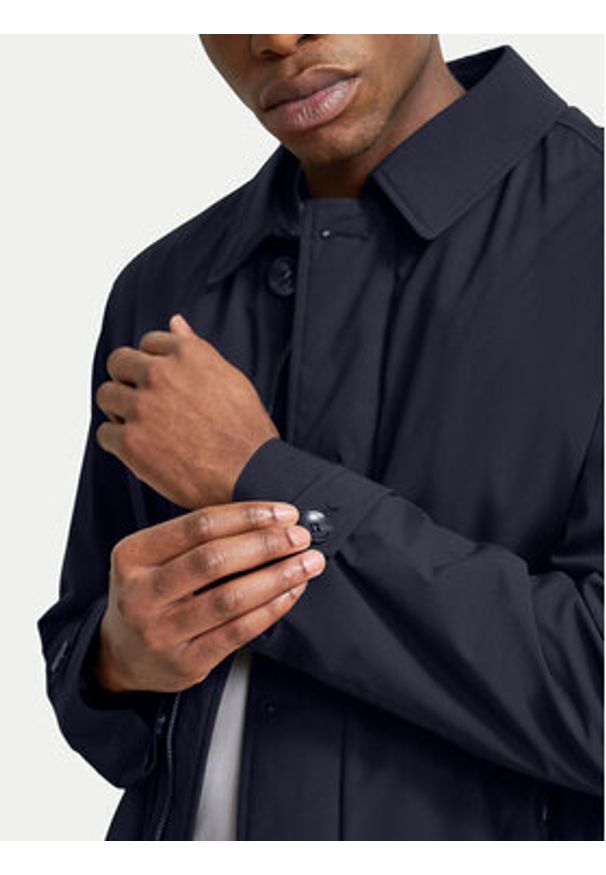 Bugatti Kurtka przejściowa 939911-99010 D Granatowy Regular Fit. Kolor: niebieski. Materiał: syntetyk