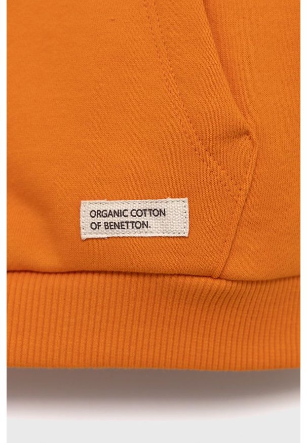 United Colors of Benetton bluza bawełniana dziecięca kolor pomarańczowy gładka. Okazja: na co dzień. Kolor: pomarańczowy. Materiał: bawełna. Długość: długie. Wzór: gładki. Styl: casual