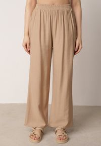 Born2be - Beżowy Komplet z Topem o Fasonie Kamizelki z Paskiem i Szerokimi Spodniami z Wiskozą Zarinesh. Kolor: beżowy. Materiał: wiskoza #6