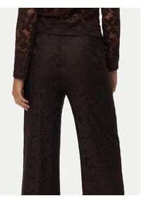 Vero Moda Spodnie materiałowe Neline 10335568 Brązowy Regular Fit. Kolor: brązowy. Materiał: syntetyk #4