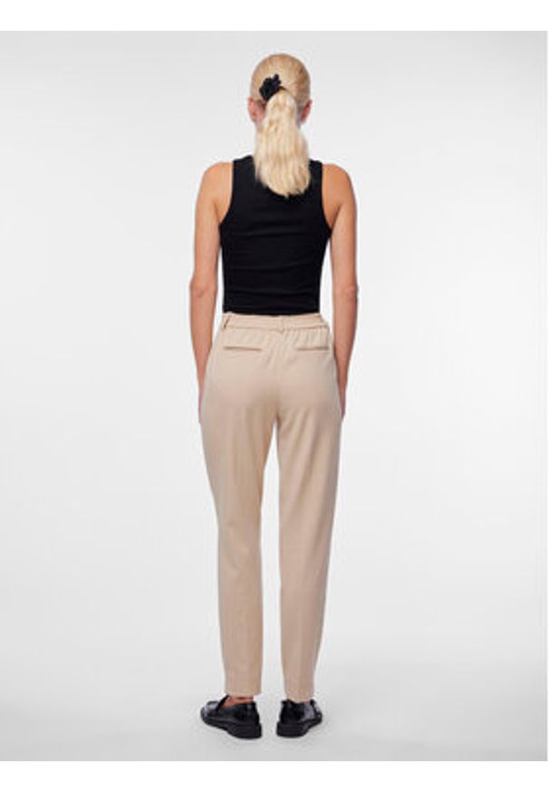 YAS Chinosy Scoop 26032835 Beżowy Regular Fit. Kolor: beżowy. Materiał: syntetyk, wiskoza