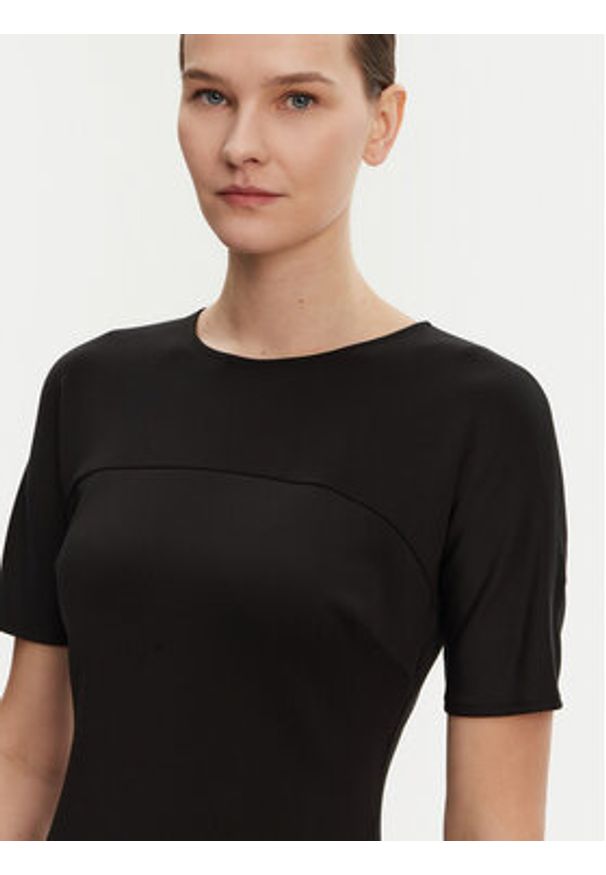 Calvin Klein Sukienka codzienna K20K208151 Czarny Regular Fit. Okazja: na co dzień. Kolor: czarny. Materiał: syntetyk. Typ sukienki: proste. Styl: casual