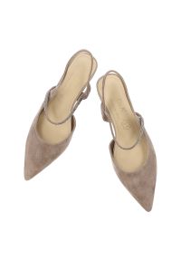 Beżowe czółenka damskie S.Barski, cholewka ze skóry naturalnej z cienkim paskiem z ozdobnymi kryształkami, beżowe, CR61-3048. Zapięcie: pasek. Kolor: beżowy. Materiał: skóra. Szerokość cholewki: normalna #3