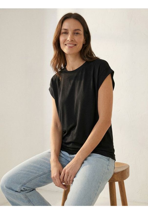 Sinsay - Koszulka na ramiączkach z domieszką wiskozy - czarny. Kolor: czarny. Materiał: wiskoza. Długość rękawa: na ramiączkach