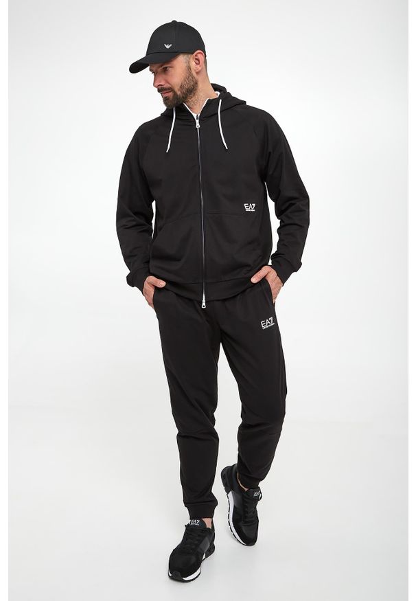 EA7 Emporio Armani - Spodnie dresowe męskie EA7 EMPORIO ARMANI. Materiał: dresówka