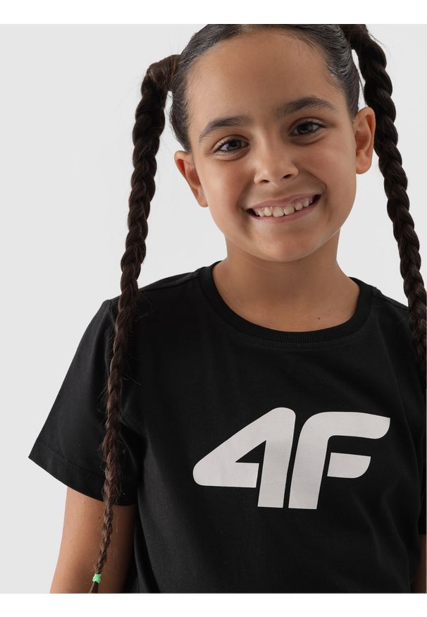 4f - 4F T-shirt z nadrukiem dziewczęcy - głęboka czerń 164 (13-14 lat). Okazja: na co dzień. Kolor: czarny. Materiał: dzianina, bawełna, jersey. Długość rękawa: krótki rękaw. Długość: krótkie. Wzór: nadruk. Sezon: lato. Styl: sportowy, casual