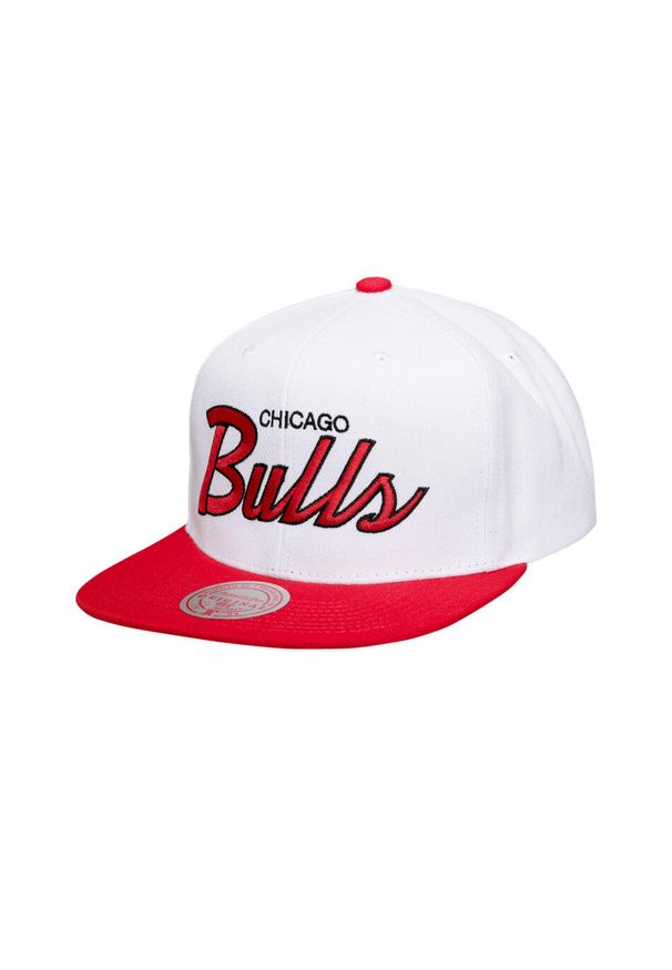 Czapka typu snapback Mitchell & Ness Heritage Script Chicago Bulls. Kolor: czerwony, biały, wielokolorowy. Styl: elegancki
