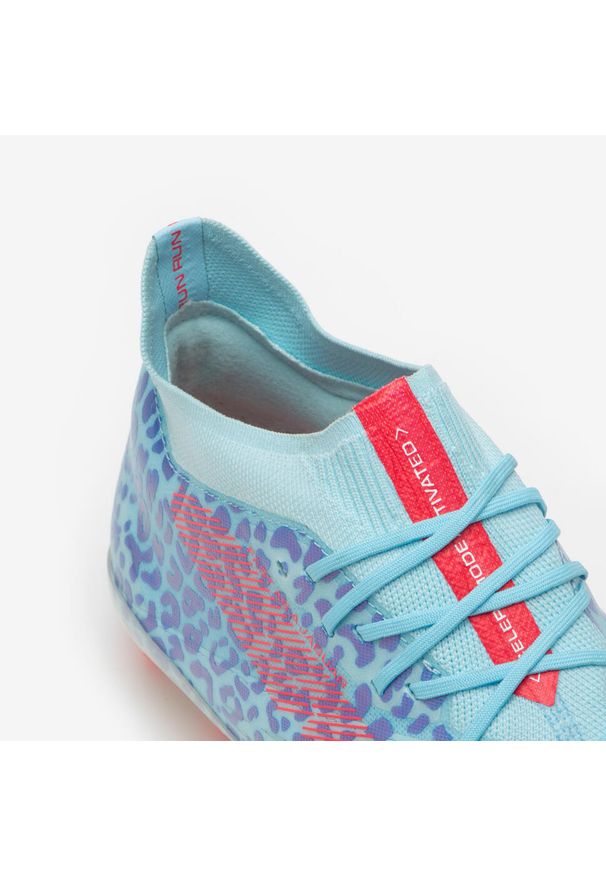 KIPSTA - Buty piłkarskie Kipsta CLR Elite Jaguar Fury FG. Kolor: niebieski. Materiał: dzianina, skóra, zamsz. Szerokość cholewki: normalna. Sport: piłka nożna