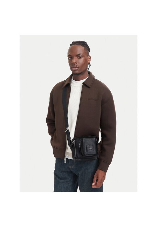 Saszetka Calvin Klein. Kolor: czarny