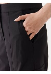 Calvin Klein Jeans Spodnie materiałowe J20J221636 Czarny Regular Fit. Kolor: czarny. Materiał: materiał, syntetyk #5