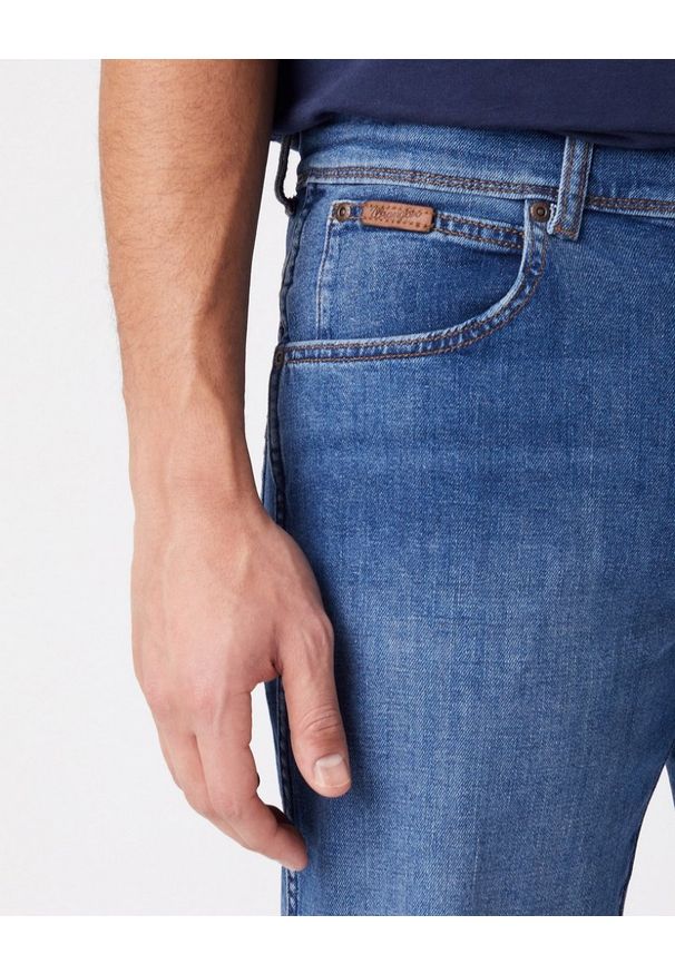 Wrangler - WRANGLER TEXAS MĘSKIE SPODNIE JEANSOWE SPOTLITE W121YJ38N 112145779