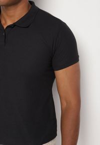 Born2be - Czarny T-shirt Polo z Bawełną Fodelira. Okazja: na co dzień. Typ kołnierza: polo. Kolor: czarny. Materiał: bawełna. Styl: klasyczny, elegancki, casual #3